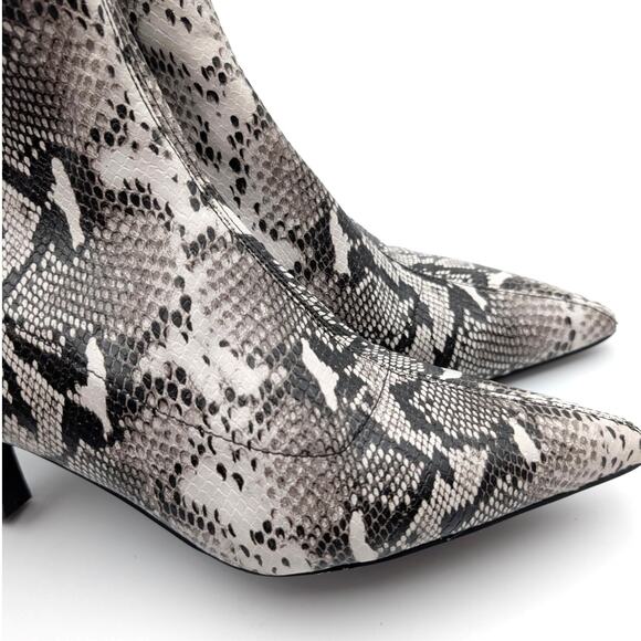 Abound Erinn Pointed Toe Heel Boot Women's Ivory Snake Size US8M EU38.5 - Picture 9 of 11